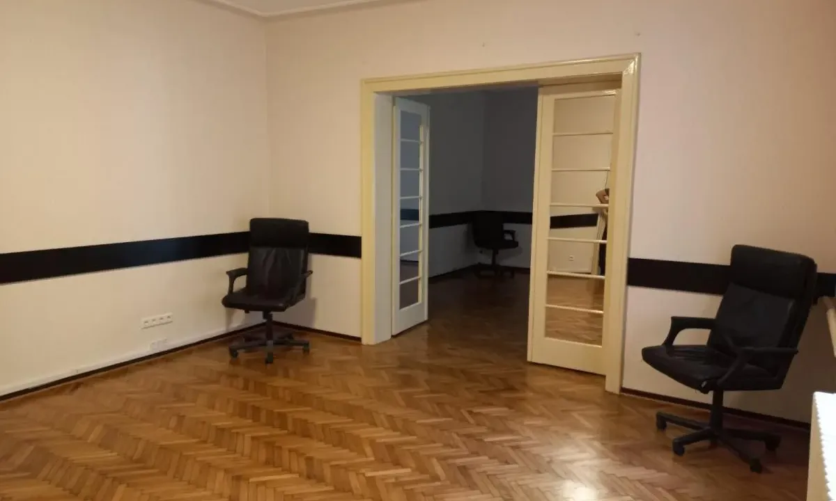 Izdavanje, poslovni prostor, 122m², Klinički Centar, Beograd