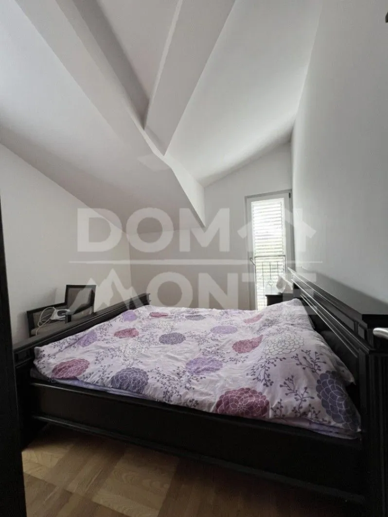 Izdavanje, dvosoban stan, 80m², Centar, Tivat