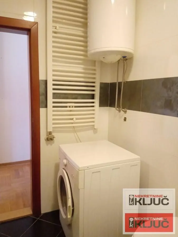 Prodaja, četvorosoban stan, 81m², Bulevar Oslobodjenja, Novi Sad Sve Podlokacije