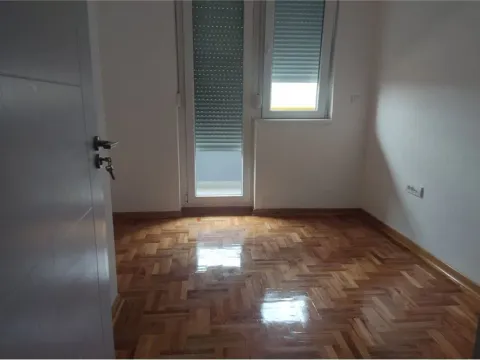 Sale, three bedroom apartment, 70m², Niš, Srbija - image 11