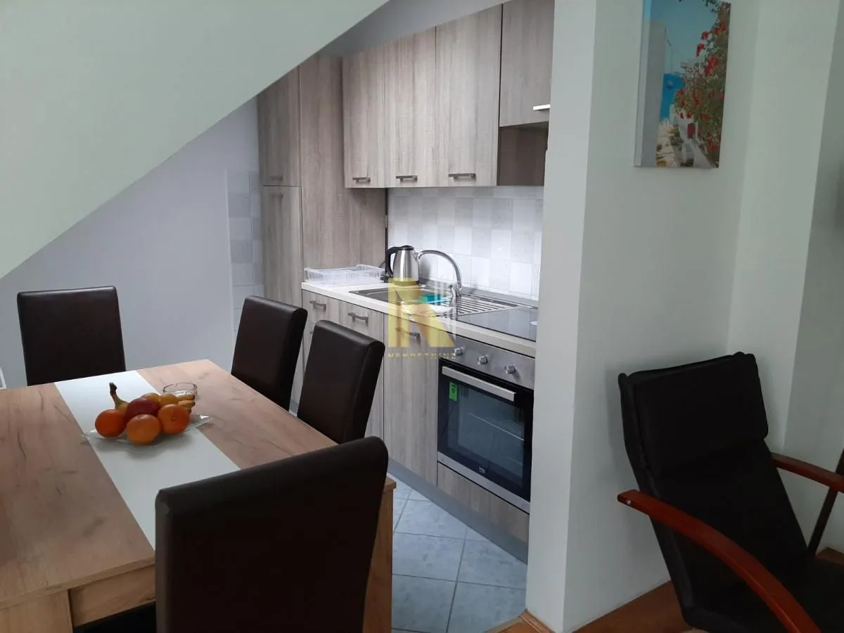 Izdavanje, dvosoban stan, 43m², Sajmište, Novi Sad