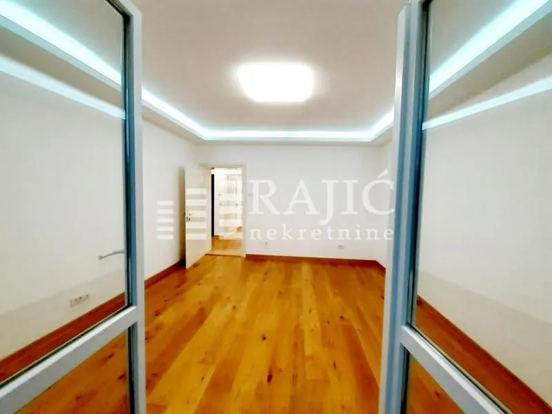 Izdavanje, dvosoban stan, 67m², Stari Grad, Beograd