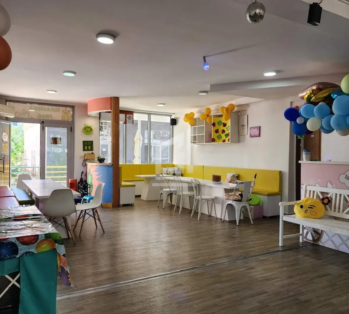 Rent, office space, 87m², Krivi Most, Podgorica