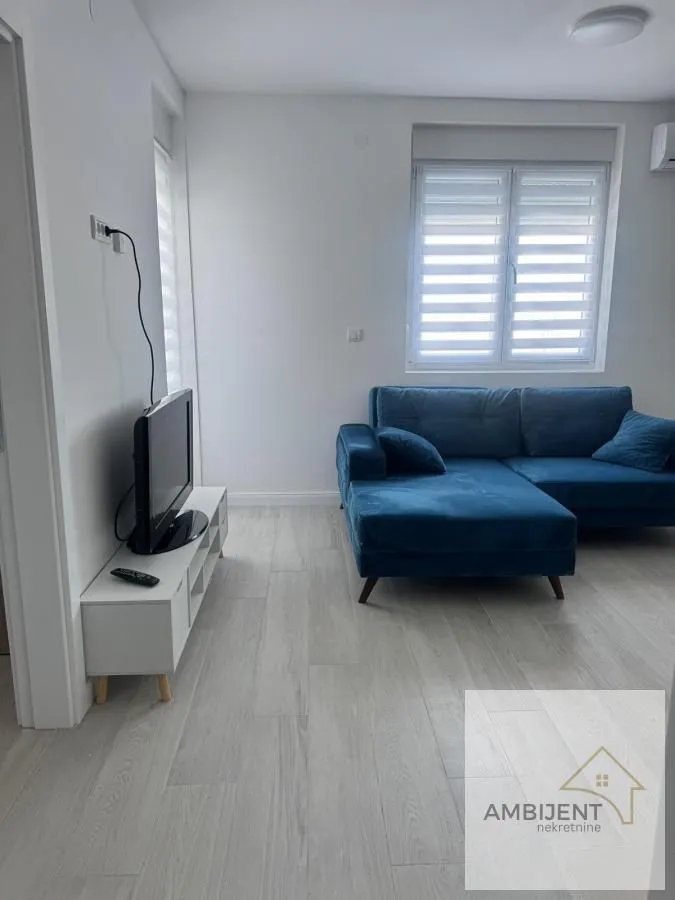 Izdavanje, jednosoban stan, 32m², Novi Banovci, Stara Pazova