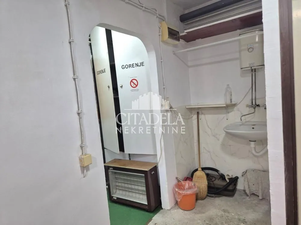 Rent, office space, 22m², Čukarica, Beograd