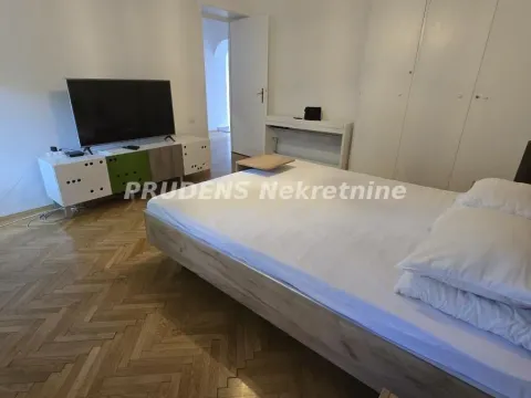 Rent, two bedroom apartment, 72m², Savski Venac, Beograd - image 5