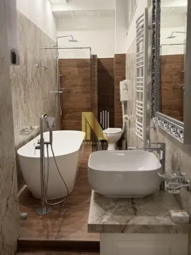 Izdavanje, jednosoban stan, 75m², Stari grad, Novi Sad - image 22