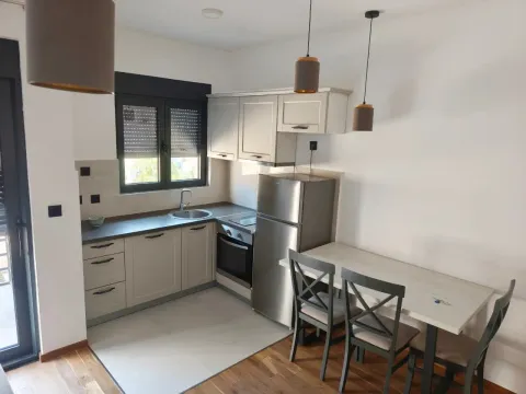 Izdavanje, kuća, 30m², Gorica C, Podgorica - image 7