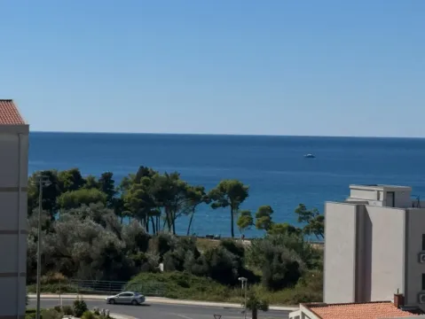 Pogled na more iz nekretnine. - image 2