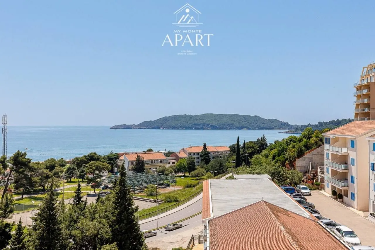 Rent, three bedroom apartment, 107m², Bečići, Budva