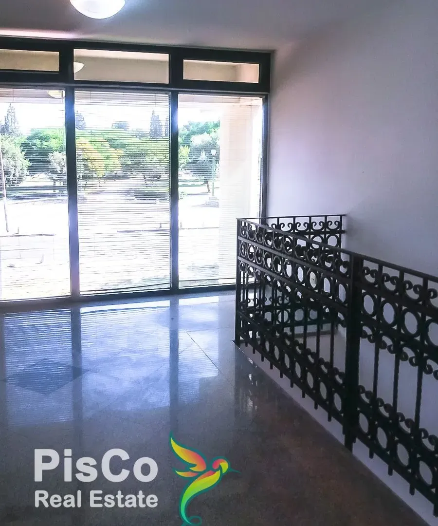Izdavanje, poslovni prostor, 53m², Pobrežje, Podgorica