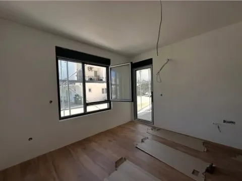 Sale, one bedroom apartment, 47m², Centar, Bar - image 4