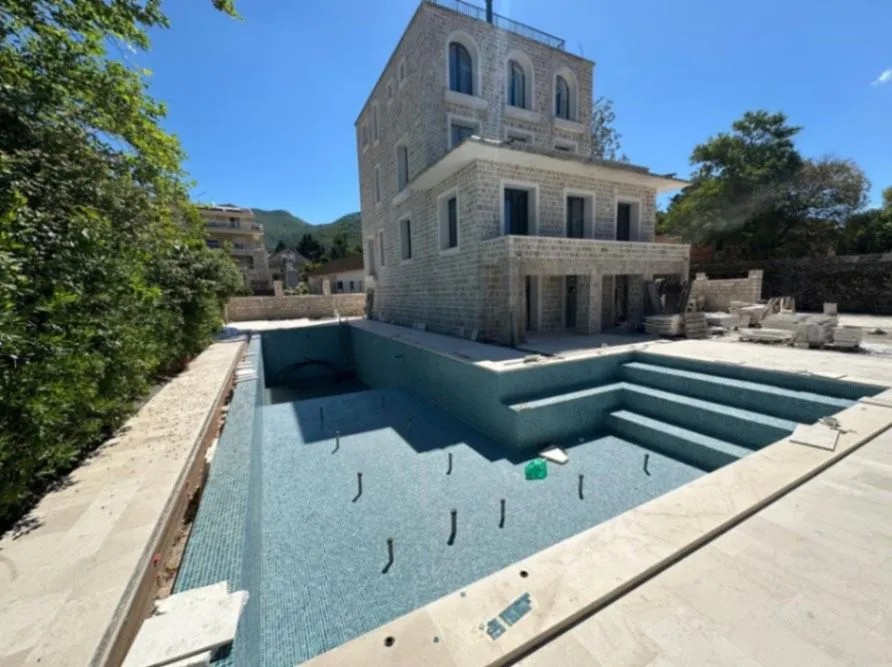 Prodaja, kuća, 500m², Donja Lastva, Tivat