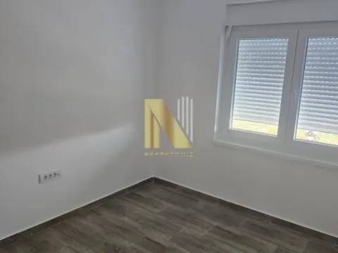 Prodaja, trosoban stan, 70m², Vidovdansko naselje, Novi Sad Sve Podlokacije - image 9