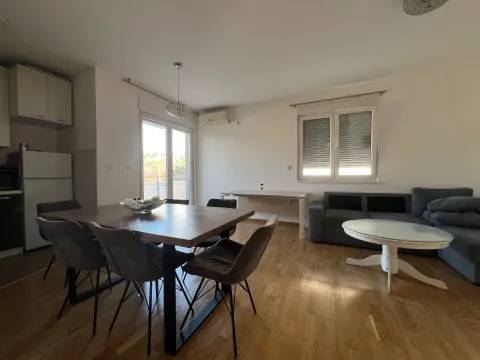 Rent, two bedroom apartment, 60m², Dalmatinska ulica, Podgorica - image 12