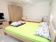 Izdavanje, kuća, 170m², Reževići, Budva - image 25