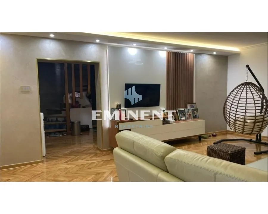 Izdavanje, kuća, 150m², Savski Venac, Beograd