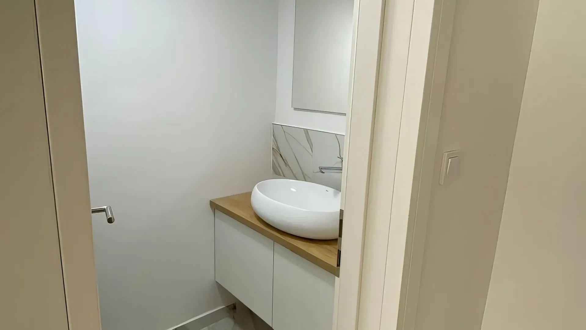 Izdavanje, trosoban stan, 90m², Zelenika, Herceg Novi