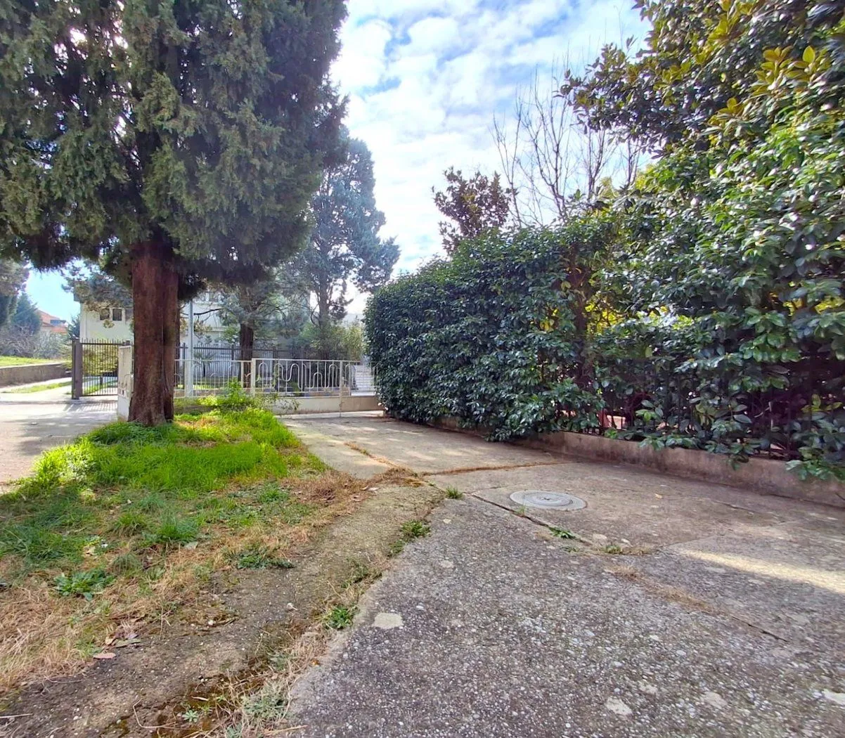 Sale, house, 183m², Gorica C, Podgorica