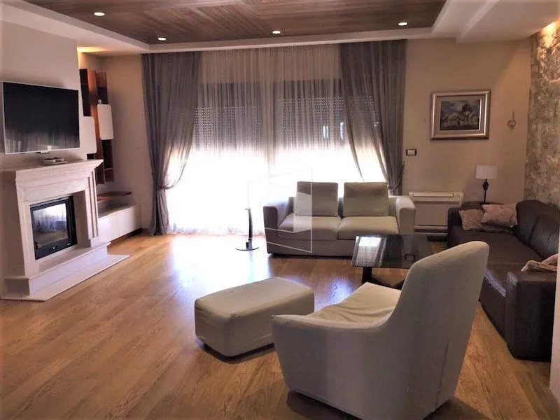 Rent, house, 400m², Blok 9, Podgorica