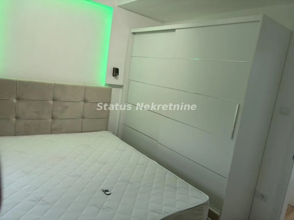 Izdavanje, dvosoban stan, 45m², Novo naselje, Novi Sad