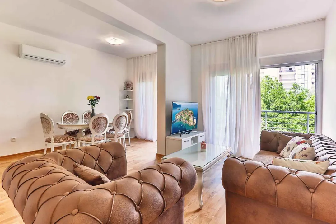 Prodaja, dvosoban stan, 90m², Rafailovići, Budva