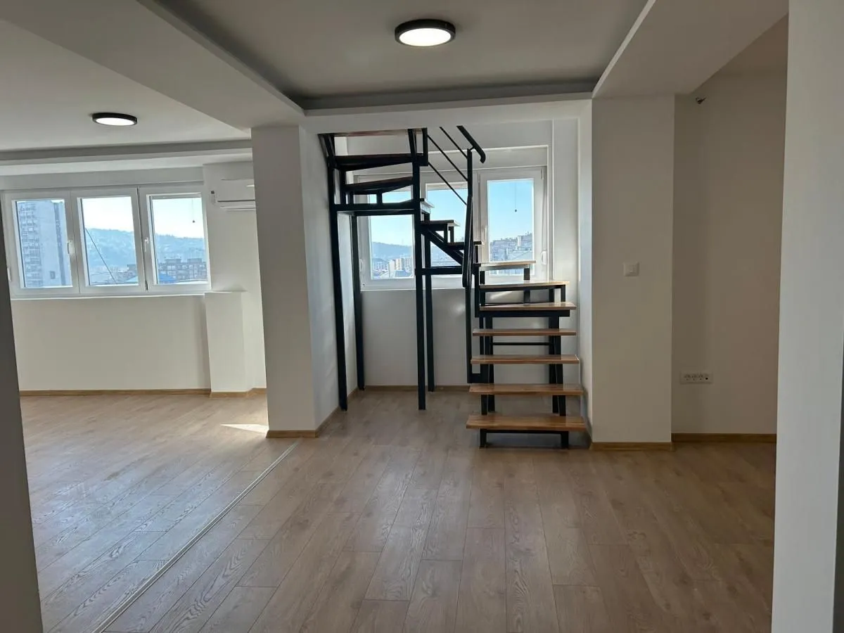 Rent, office space, 230m², Centar, Niš