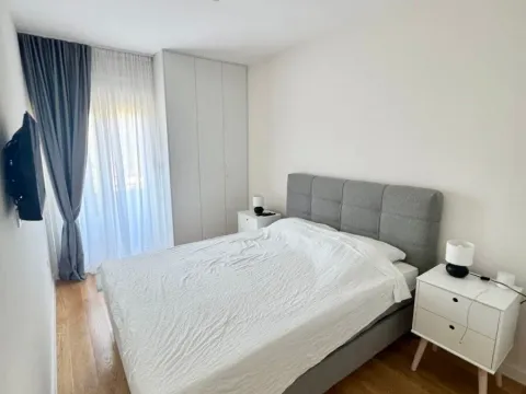 Rent, one bedroom apartment, 40m², Central Point, Podgorica - image 11