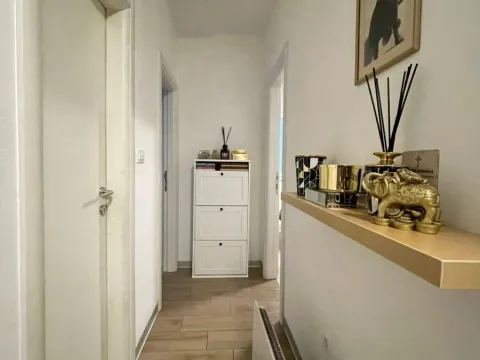 Prodaja, dvosoban stan, 63m², Blok 9, Podgorica - image 9