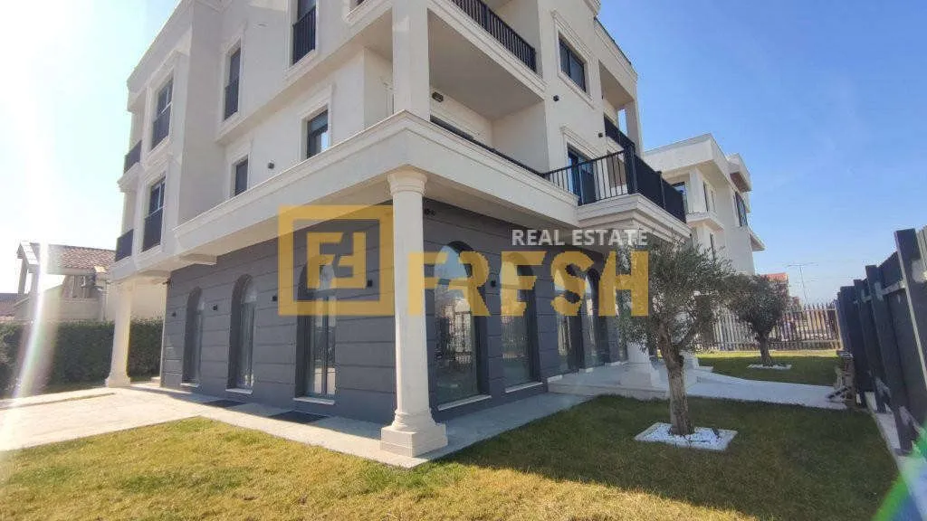 Izdavanje, poslovni prostor, 220m², Stari Aerodrom, Podgorica