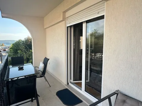 Izdavanje, dvosoban stan, 85m², Centar, Tivat - image 25