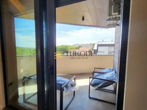 Izdavanje, trosoban stan, 82m², Olimp, Zvezdara Sve Podlokacije - image 9
