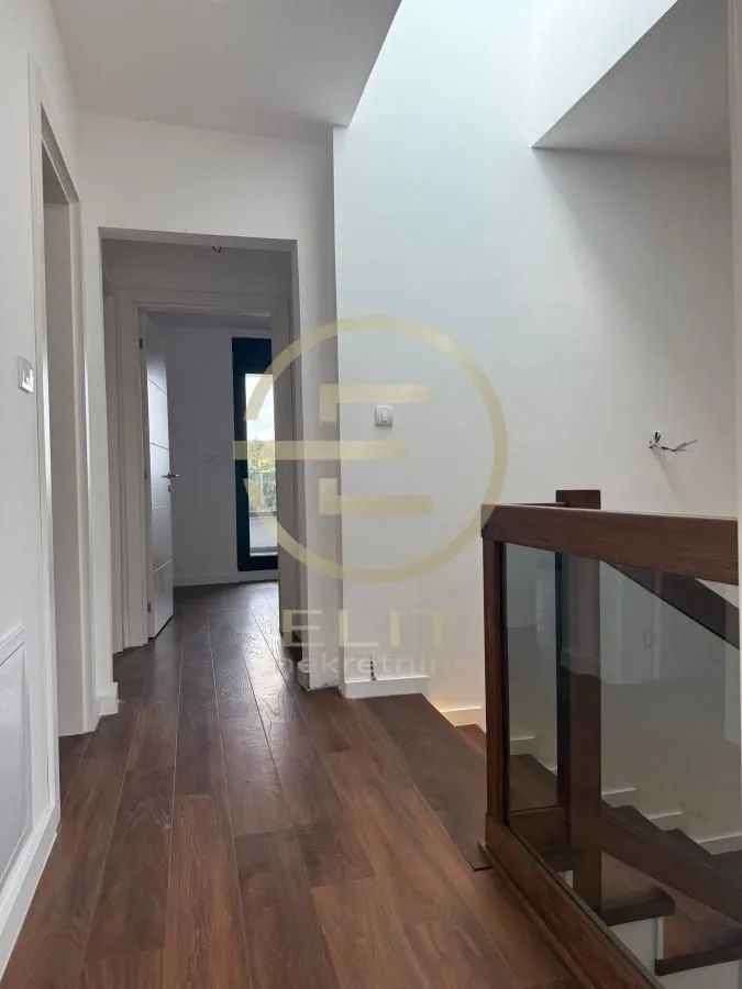 Prodaja, stan, 136m², Bulevar Evrope, Novi Sad Sve Podlokacije