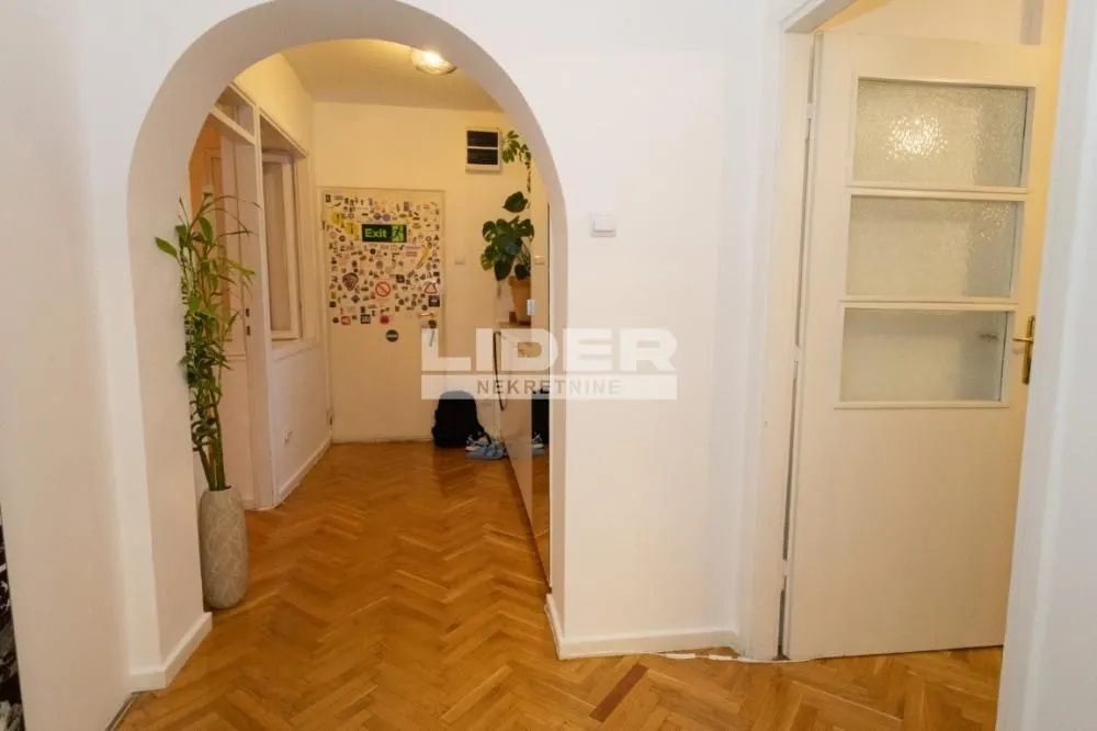 Prodaja, jednosoban stan, 50m², Zeleni Venac, Beograd