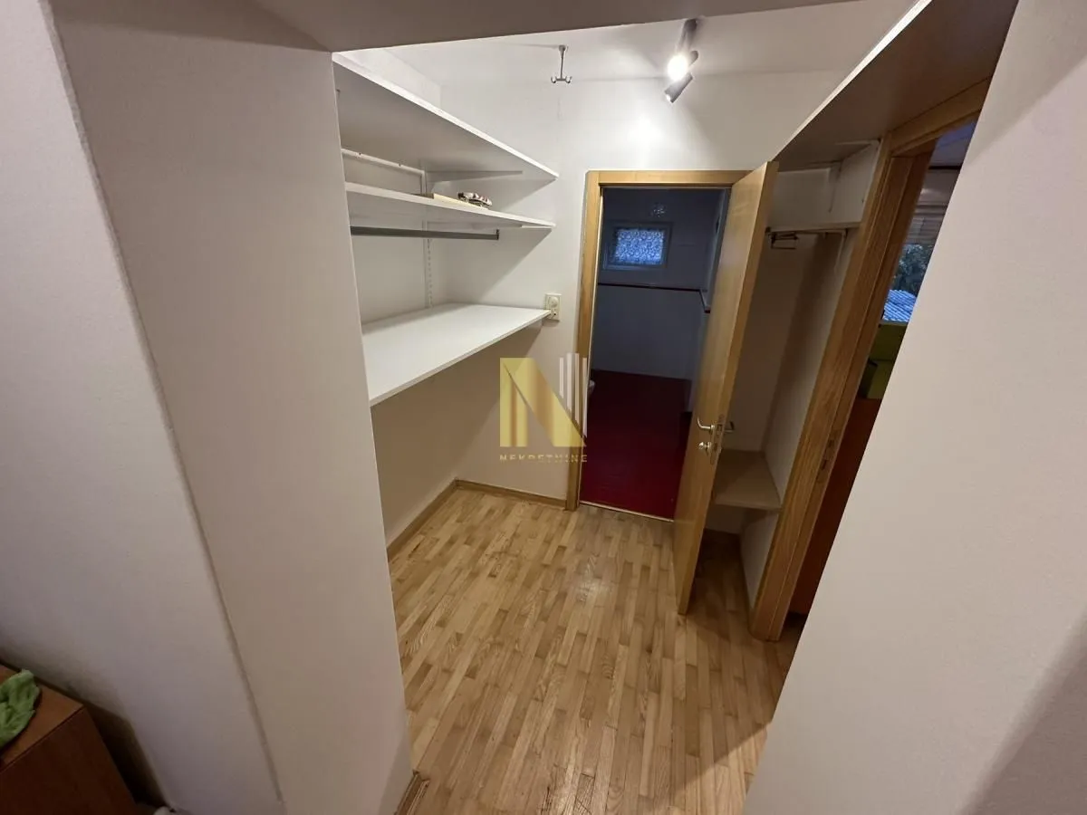 Izdavanje, dvosoban stan, 59m², Stari grad, Novi Sad