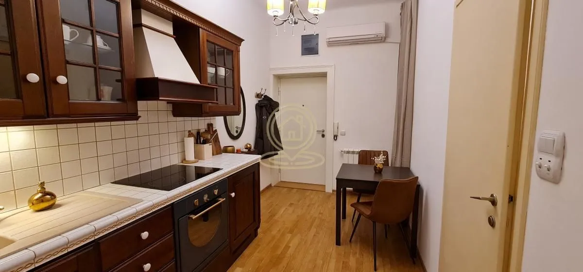 Izdavanje, jednosoban stan, 35m², Vračar Sve Podlokacije, Beograd