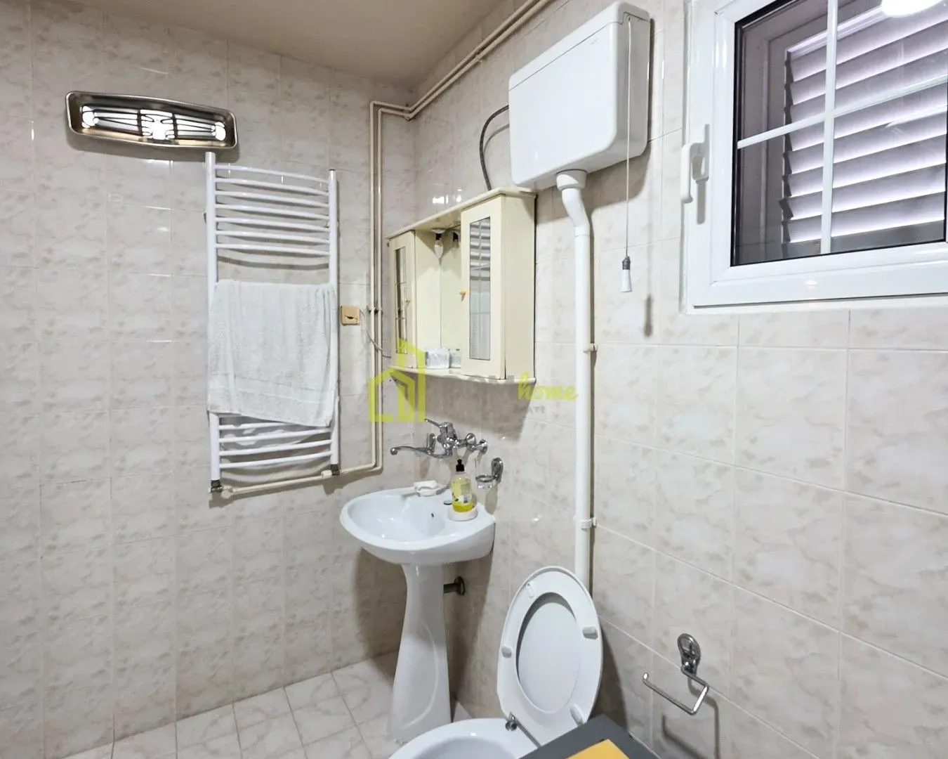 Izdavanje, kuća, 130m², Dahna, Podgorica
