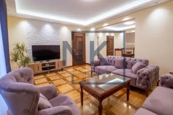Prodaja, trosoban stan, 128m², Stari Aerodrom, Podgorica