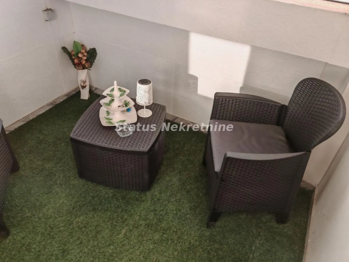 Prodaja, trosoban stan, 67m², Novo naselje, Novi Sad