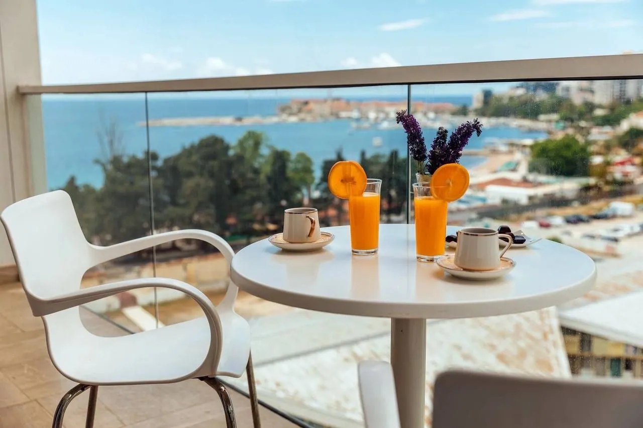 Rent, one bedroom apartment, 56m², Tre Canne, Budva