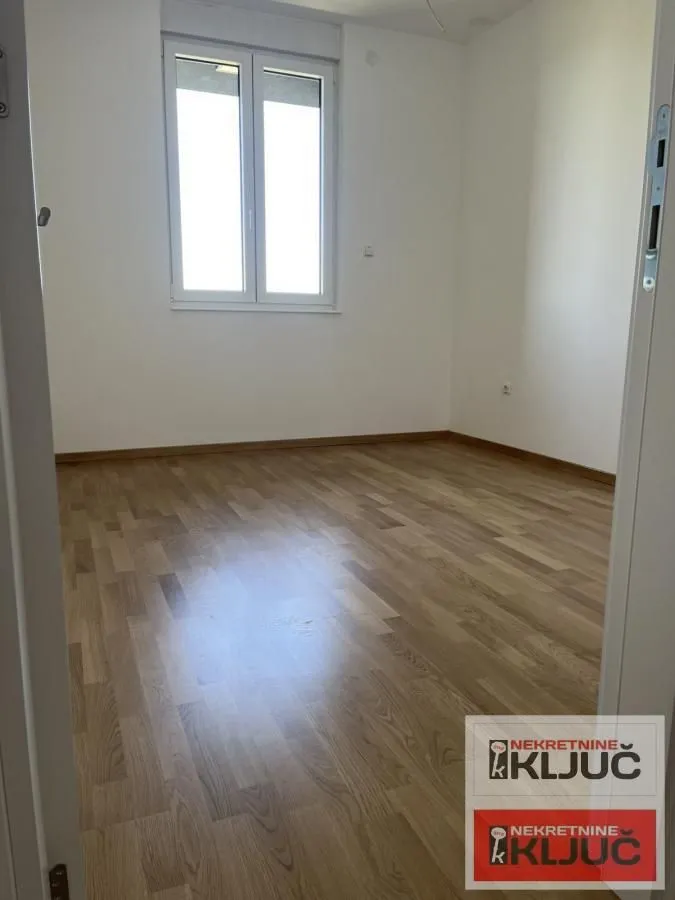 Prodaja, trosoban stan, 62m², Bulevar patrijarha Pavla, Novi Sad Sve Podlokacije
