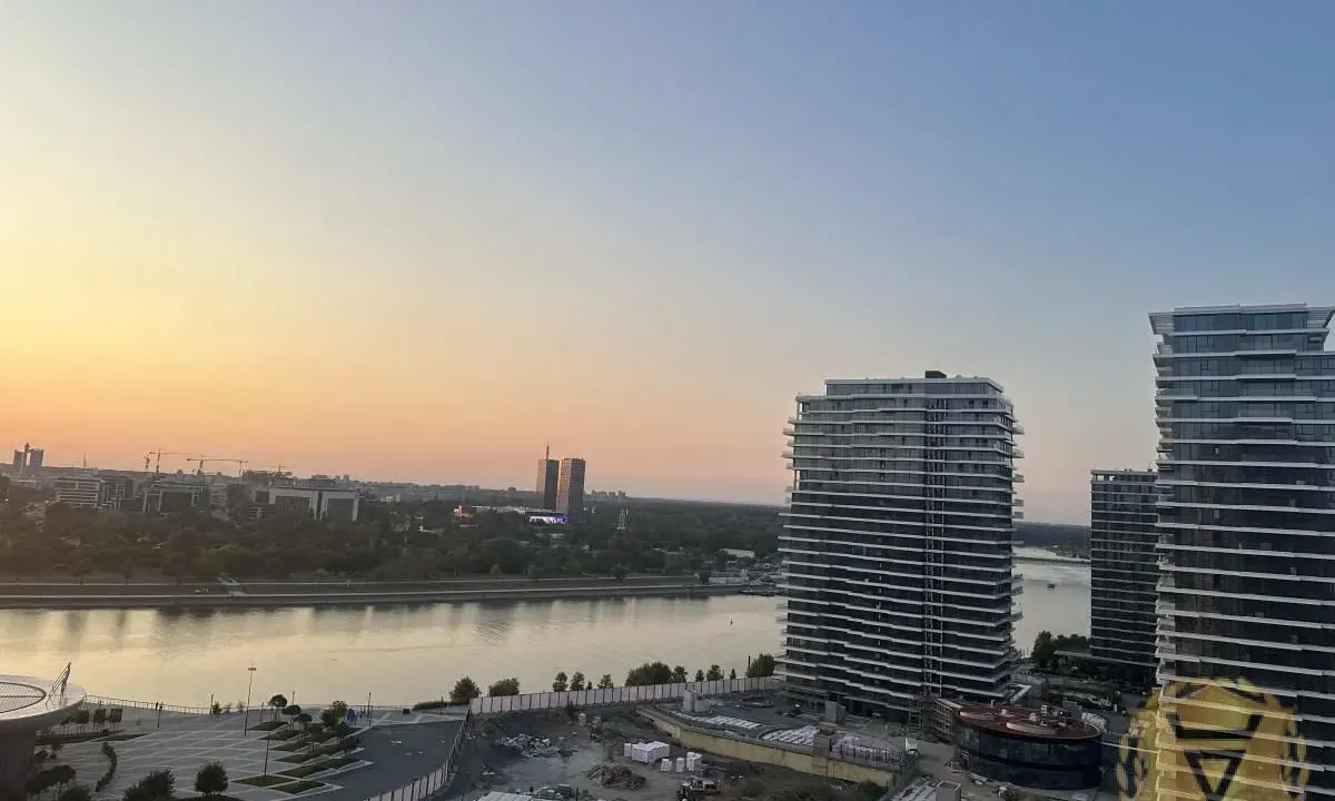 Izdavanje, četvorosoban stan, 82m², Savski Venac, Beograd