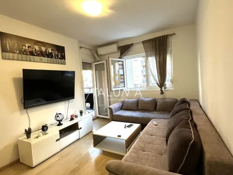 Prodaja, jednosoban stan, 53m², City Kvart, Podgorica - image 1