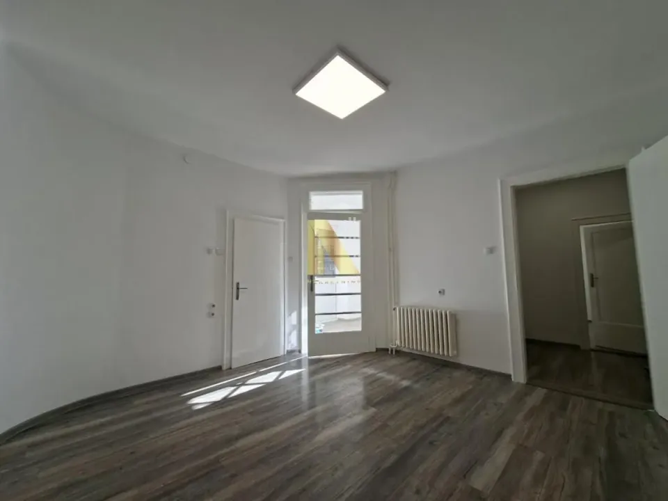 Izdavanje, trosoban stan, 85m², Stari grad, Novi Sad