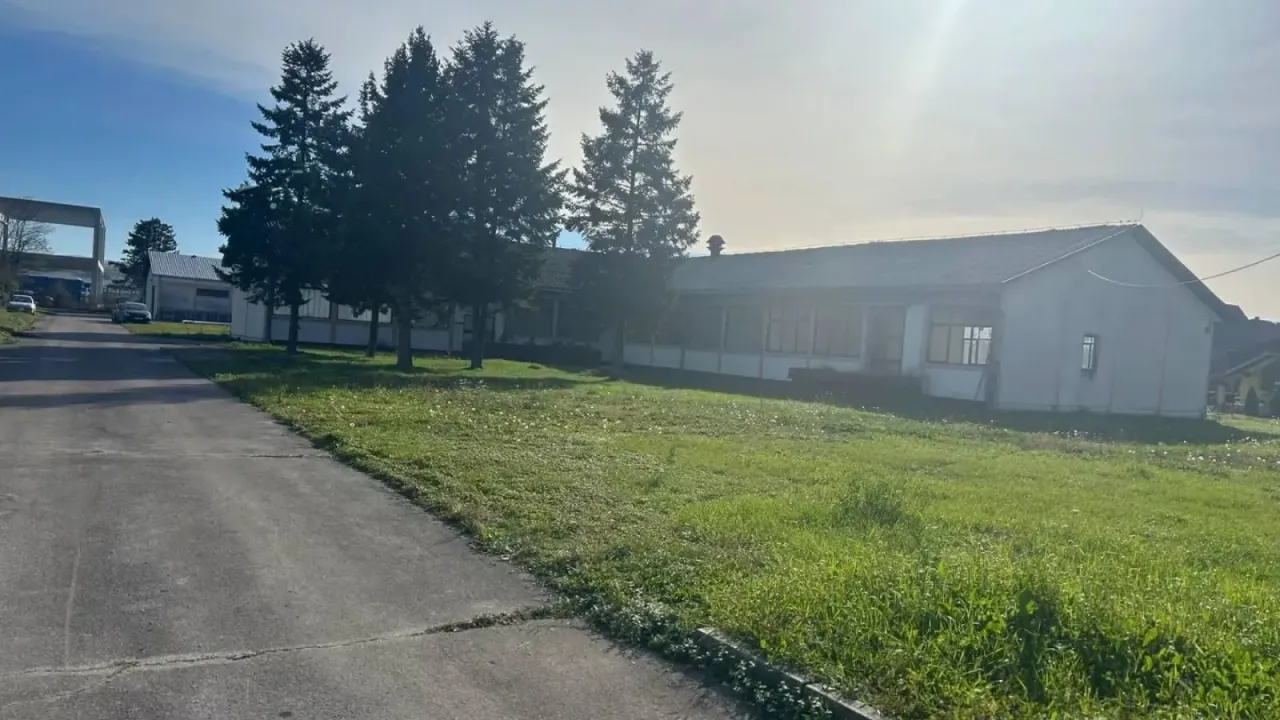 Rent, office space, 1500m², Mionica, Srbija