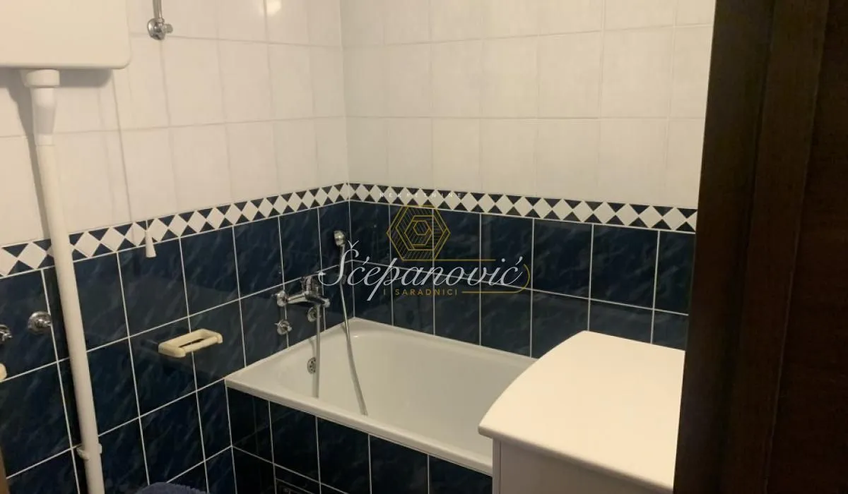Prodaja, petosoban stan, 121m², Nova Detelinara, Novi Sad Sve Podlokacije