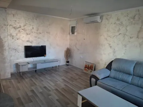 Izdavanje, dvosoban stan, 70m², Donja Gorica, Podgorica - image 10