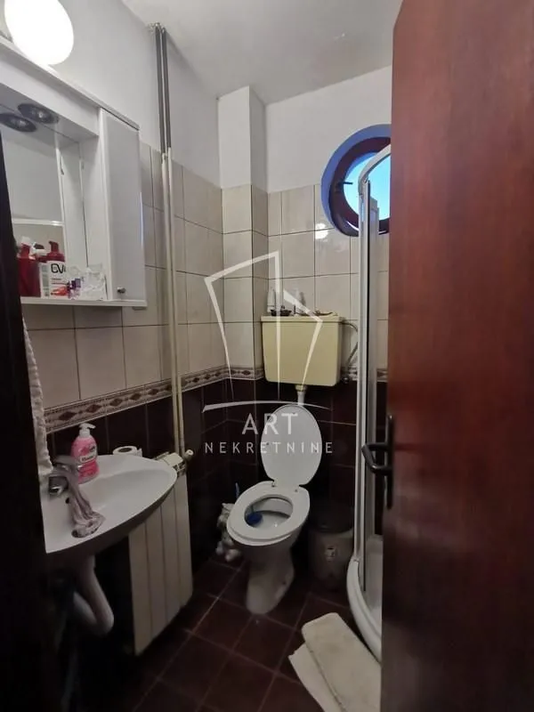 Sale, house, 265m², Voždovac Sve Podlokacije, Beograd