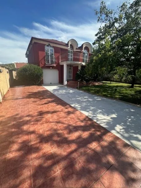 Izdavanje, kuća, 250m², Donja Gorica, Podgorica