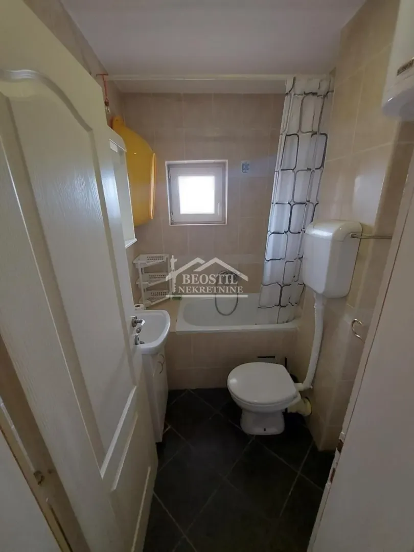 Izdavanje, jednosoban stan, 42m², Zvezdara Sve Podlokacije, Beograd